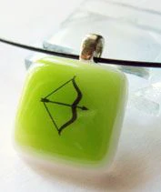 Horoszkópos üvegmedál - Nyilas