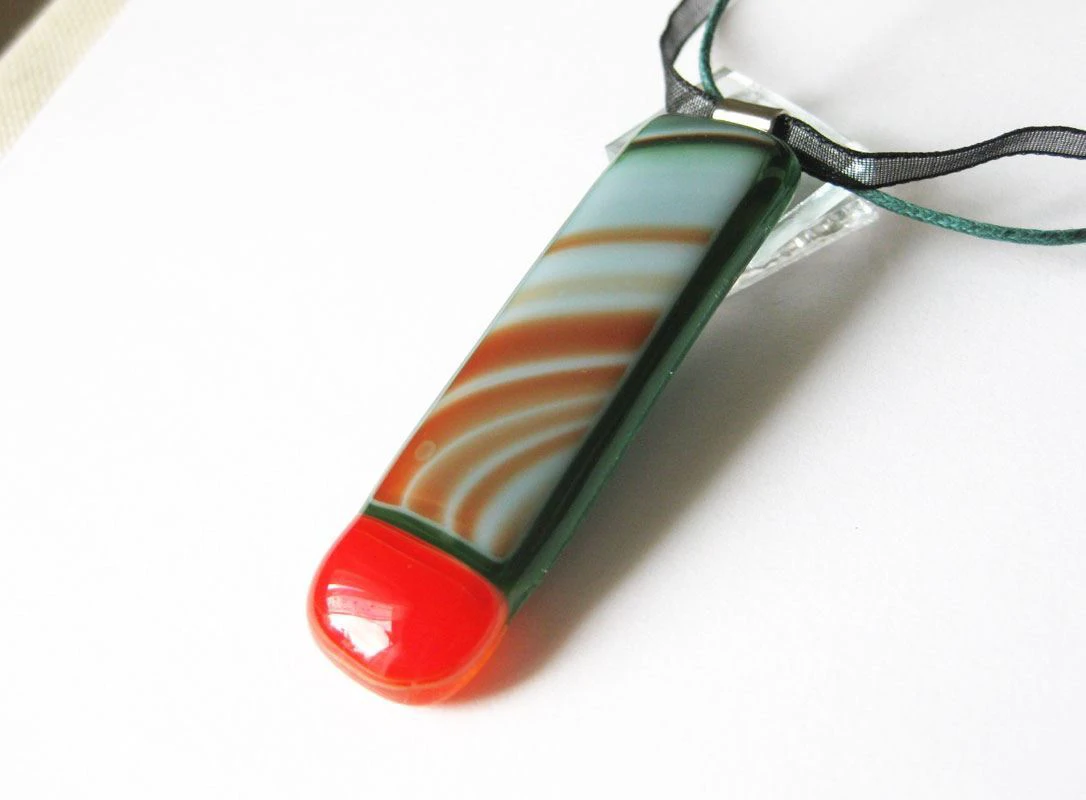 Petróna üvegmedál