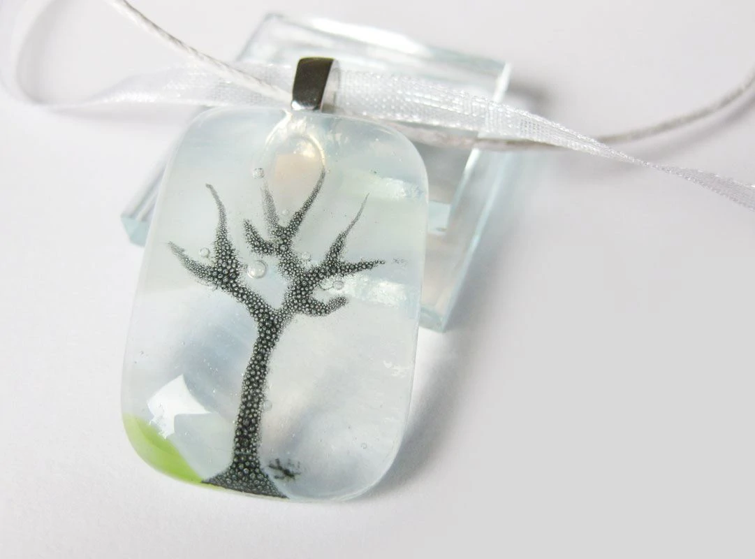 Jégbe zárt fa üvegmedál