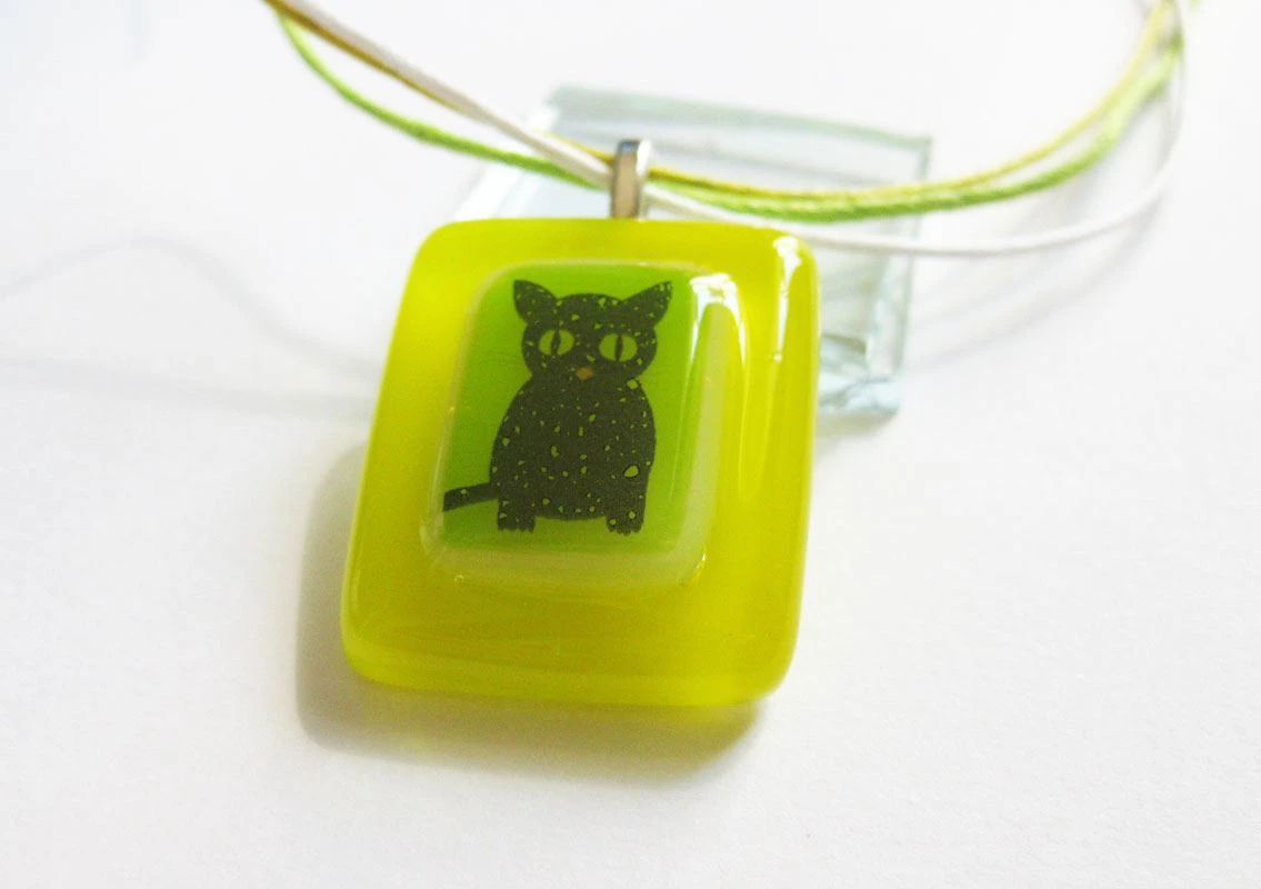 Sárga cicás medál