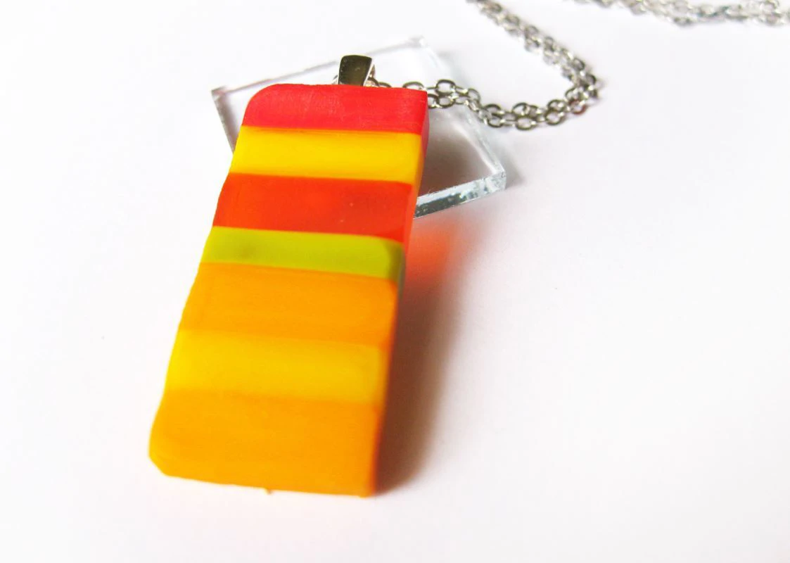 Színes cukorka üvegmedál