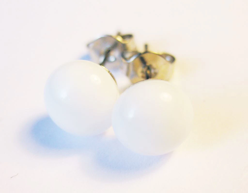 Fehér üveg pötyi fülbevaló