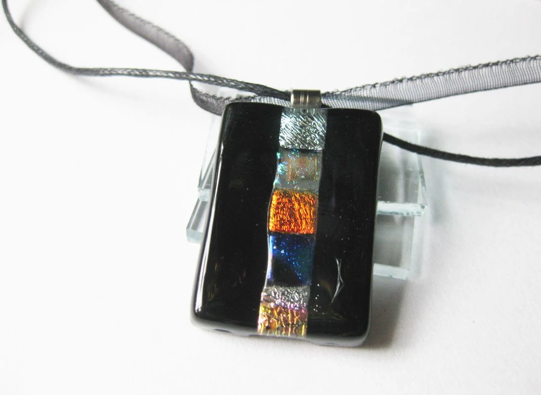 Patchwork ösvény üvegmedál