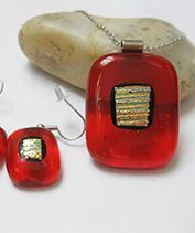 Piros arannyal szett