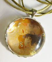 Gustav Klimt- Anya gyermekével medál