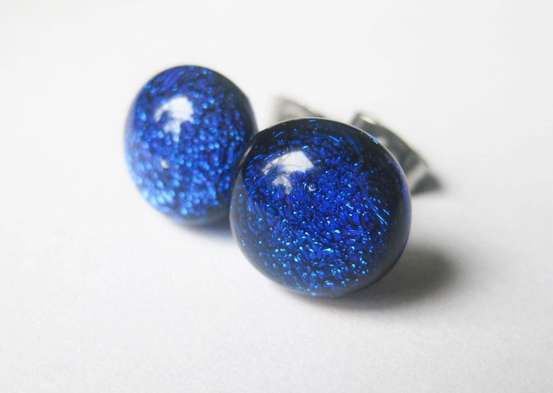 Sötétkék fülbevaló