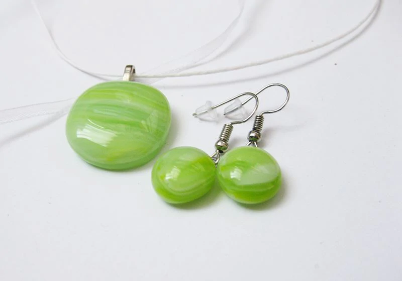 Halvány almazöld üvegékszer szett