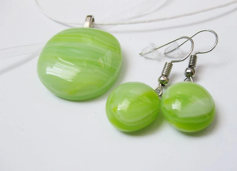 Halvány almazöld üvegékszer szett