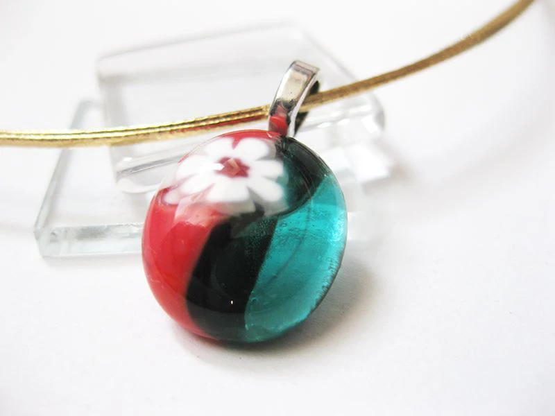 csepp virágmedál kislányoknak