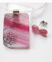 Rózsaszín csipkés üvegékszer szett