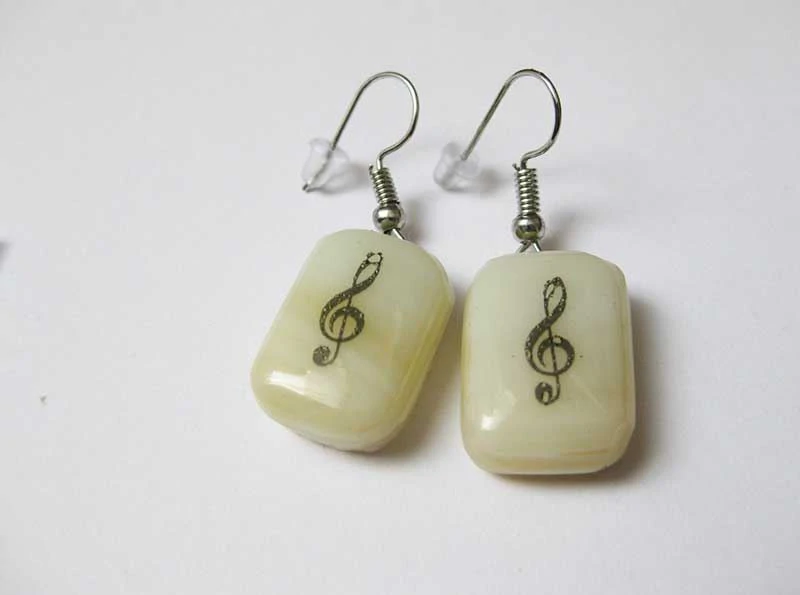 Violin kulcsos fülbevaló