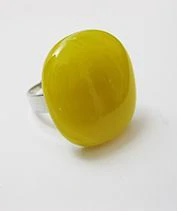 Halvány sárga üvegékszer gyűrű