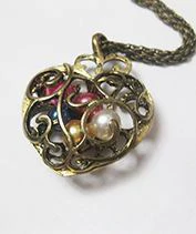 Gyöngyös szívecske medál