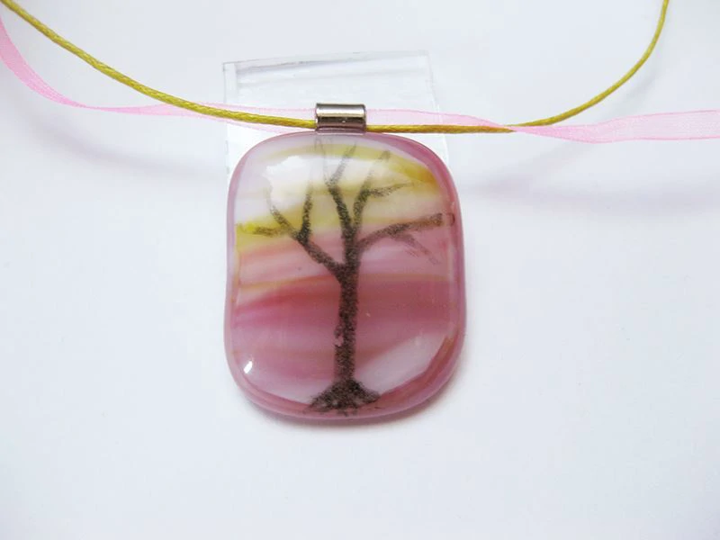 Rózsatündér fája üvegmedál 