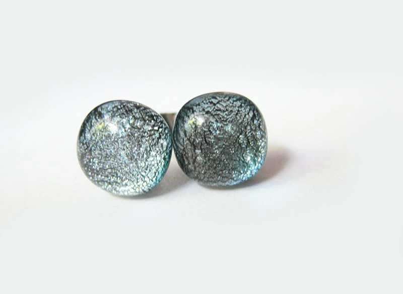 Szürke dichroic fülbevaló