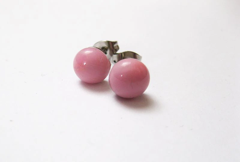 Babarózsaszín pötyi fülbevaló