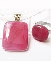 Rózsaszín üvegékszer szett