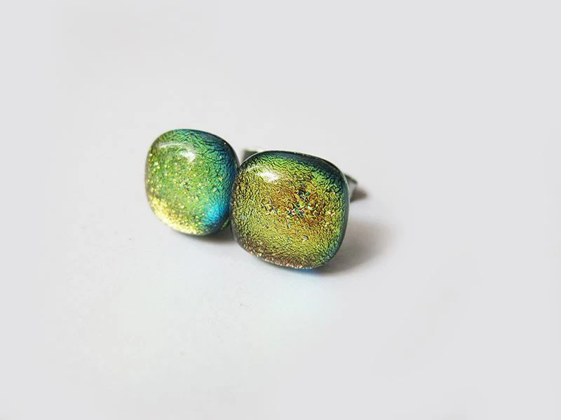 Lazac színű dichroic fülbevaló