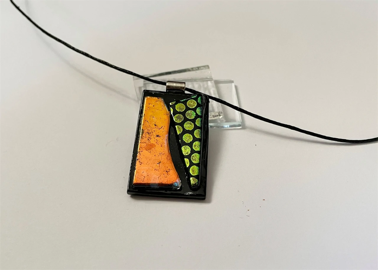 kézműves üvegmedál