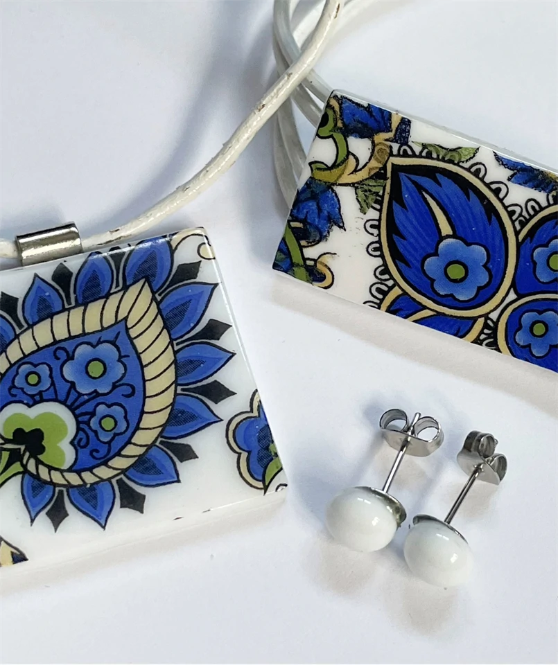 kék virágos ékszerszett