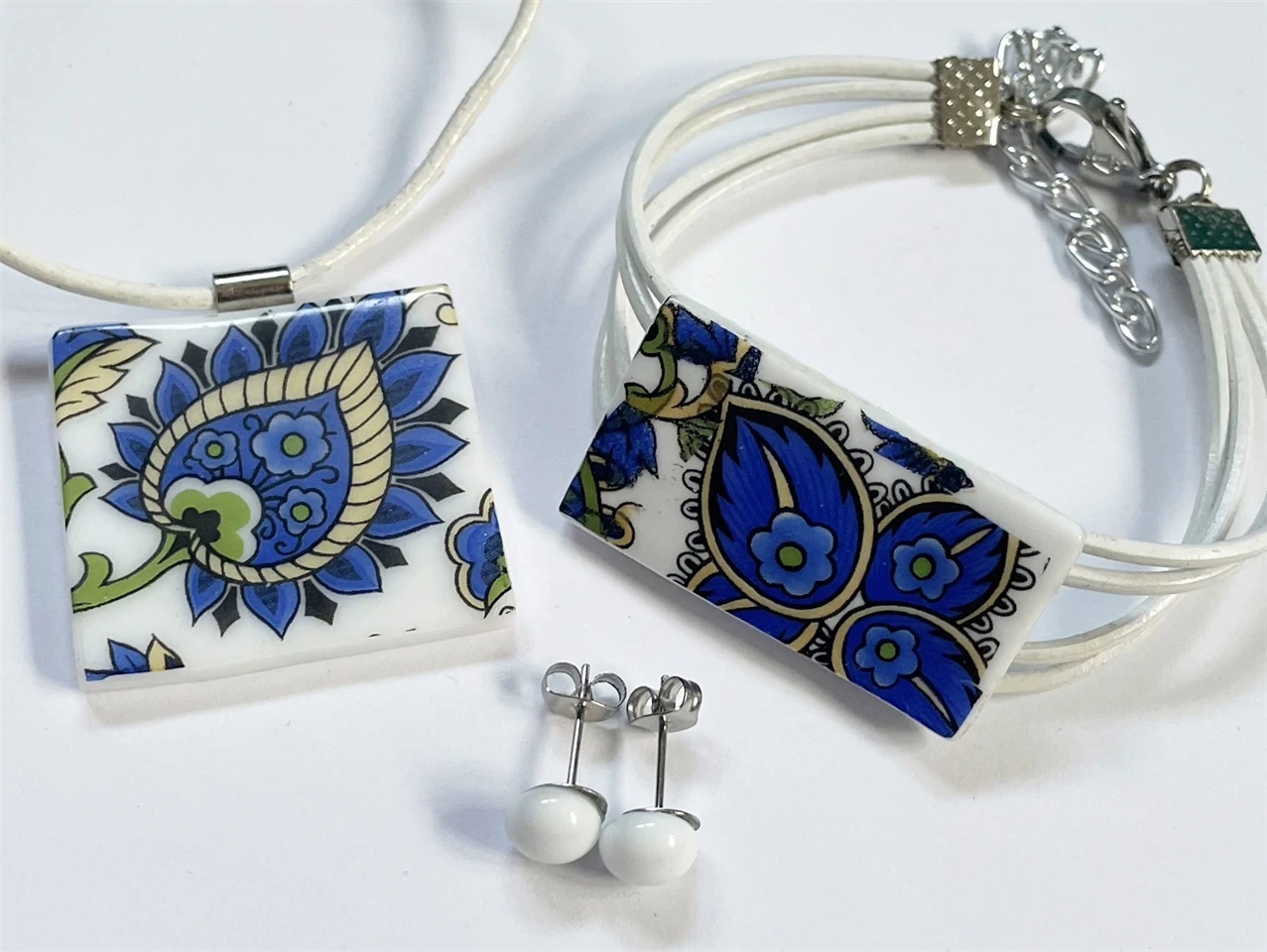 kék virágos ékszerszett