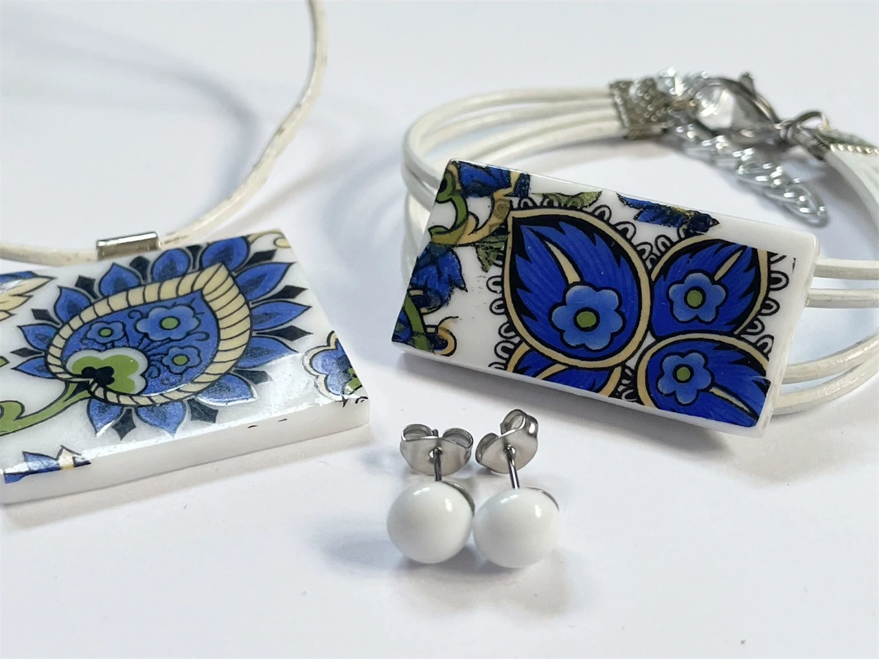 kék virágos ékszerszett