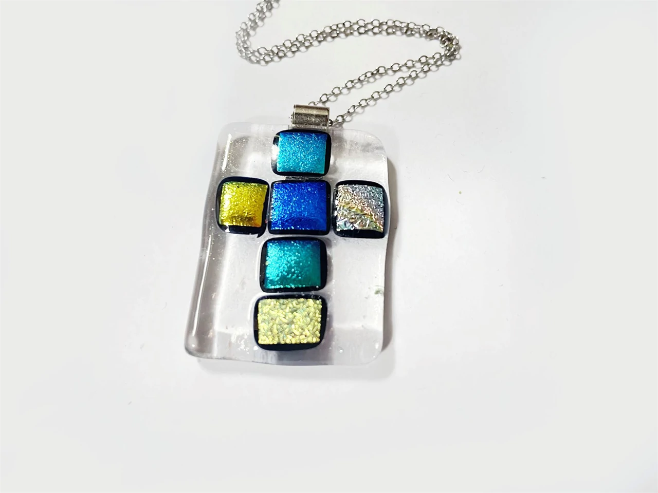 Dichroic kereszt üvegmedál