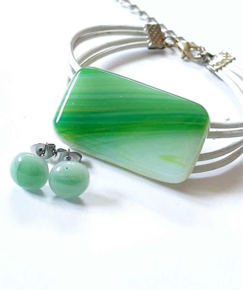 Zöld üvegékszer szett