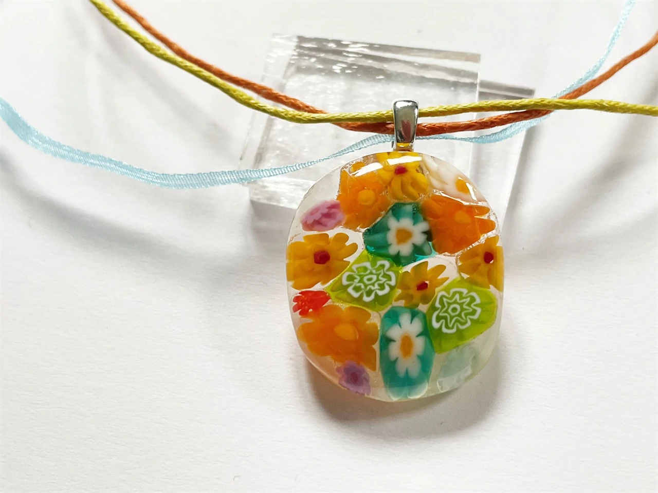 Színes virágcsokor