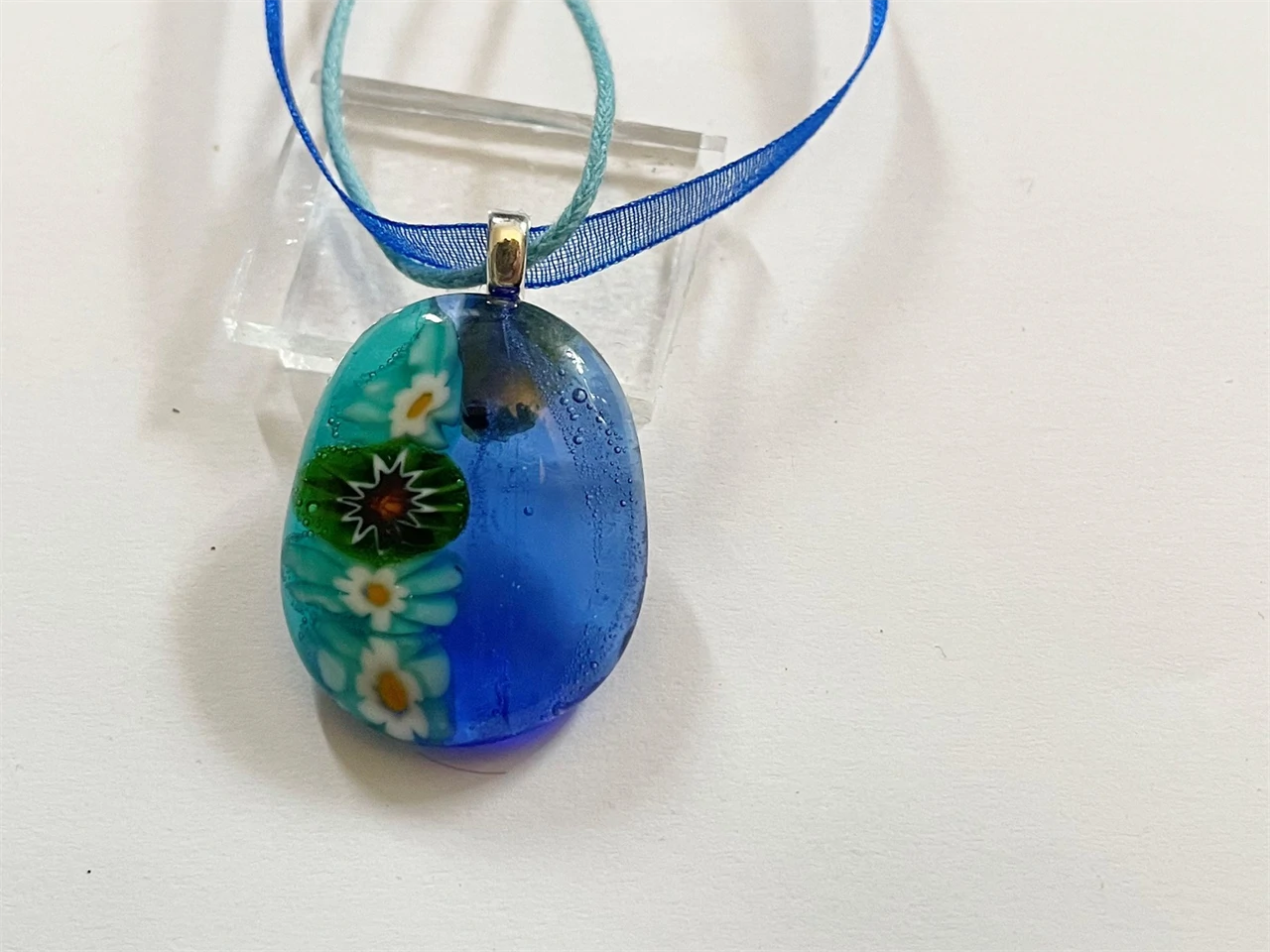 ezervirág üvegmedál