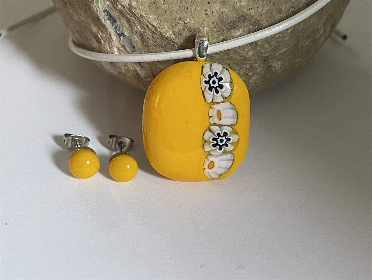 millefiori,medál, sárga