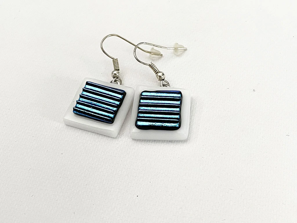 lógós dichroic fülbevaló