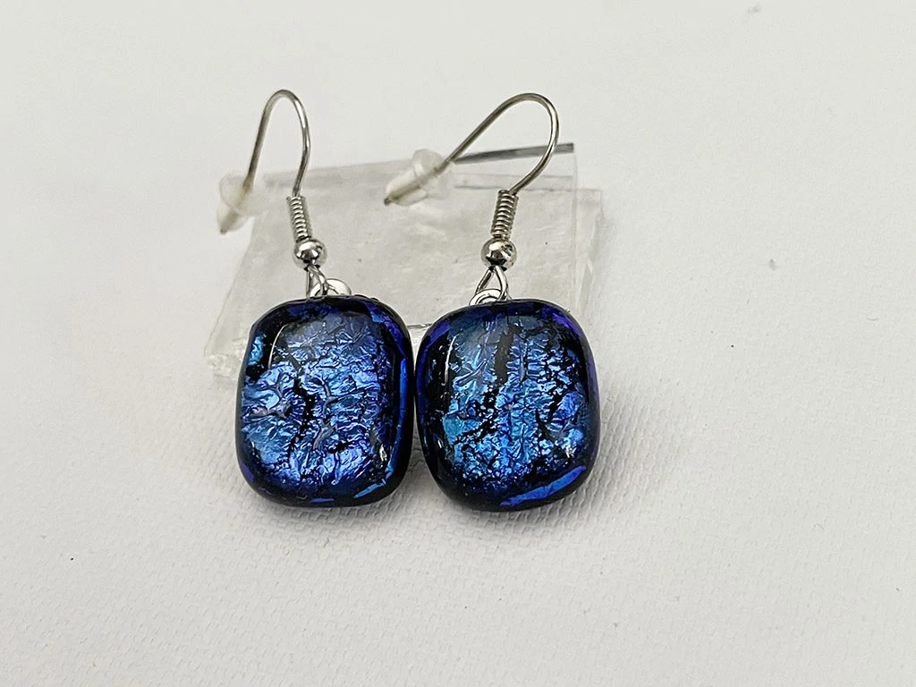 Hajnal lógós dichroic fülbevaló