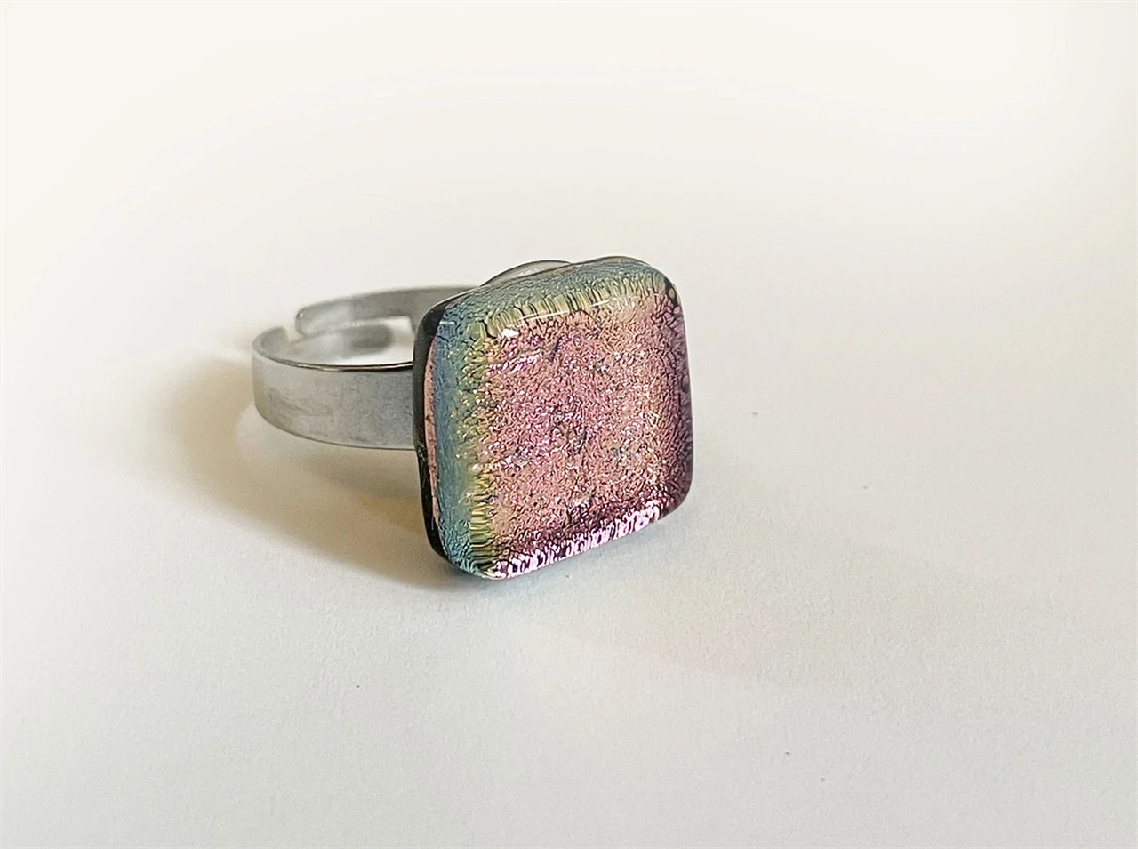 rózsaszín dichroic gyűrű