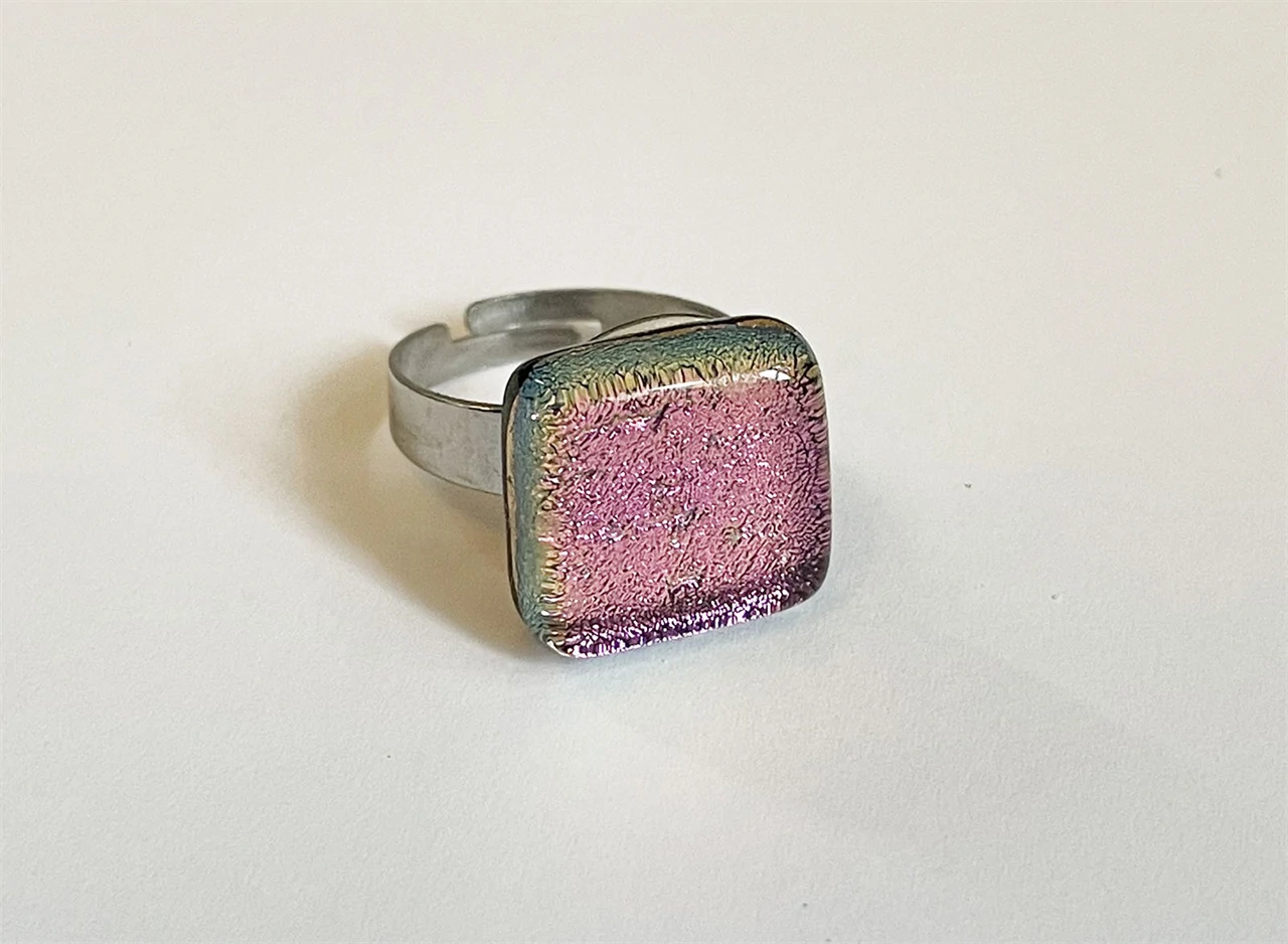 rózsaszín dichroic gyűrű