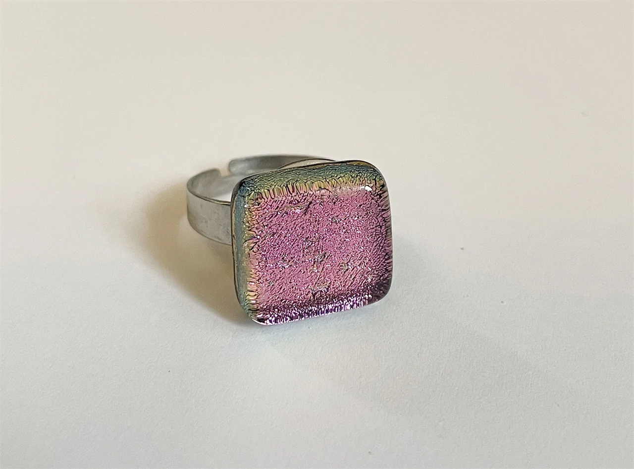 rózsaszín dichroic gyűrű