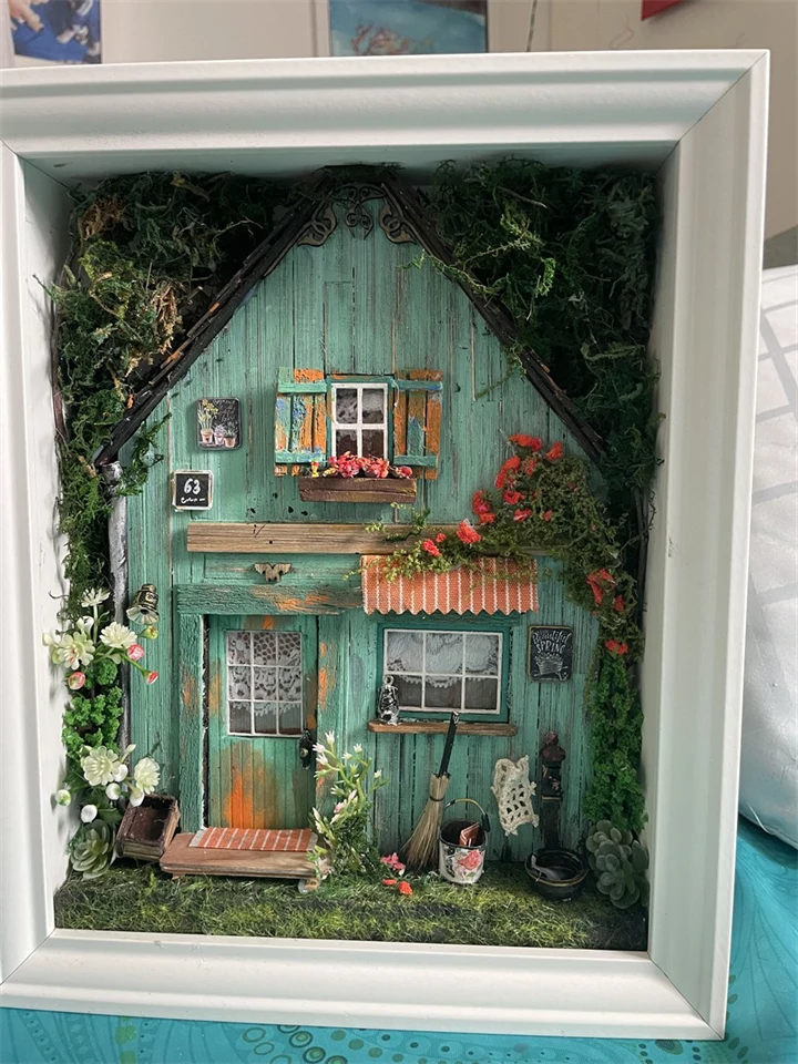 miniatűr dobozkép,erdei ház