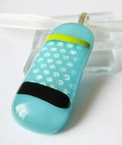 Halványkék pöttyös üve