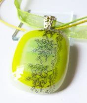 Csipkehab üvegmedál