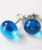 Áttetsző kék üveg pötyi fülbevaló