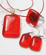 Áttetsző piros üvegékszer szett 