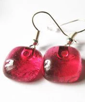 Áttlátszó rózsaszín fülbevaló