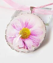 Rózsaszín gerberás medál