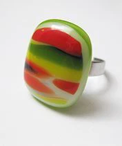 színes üvegékszer gyűrű