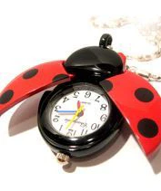 Piros katicás ékszeróra