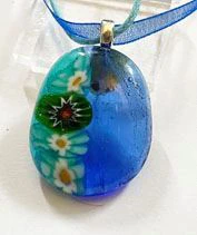 ezervirág üvegmedál