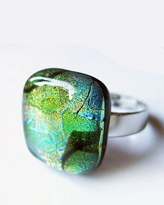 Üvegékszer gyűrűk