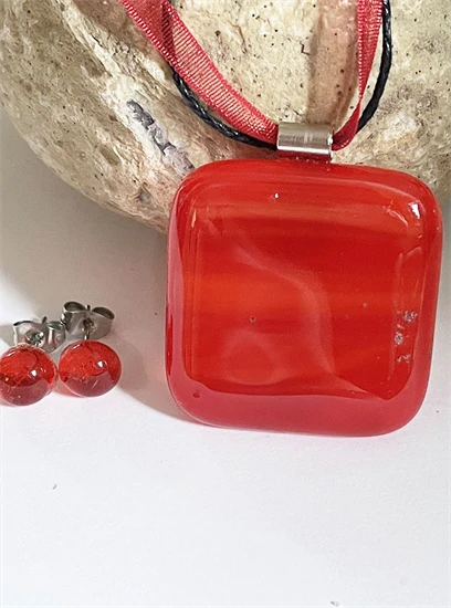 piros üvegékszer szett