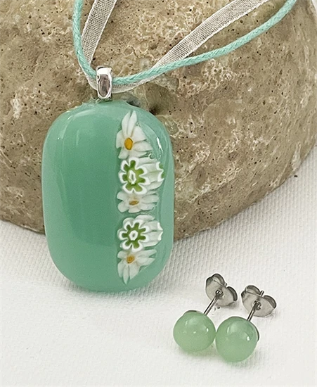 Pasztel margaréta üvegékszer szett