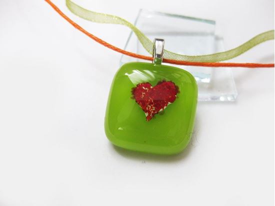 Szívecske üvegmedál Valentin napra - zöld
